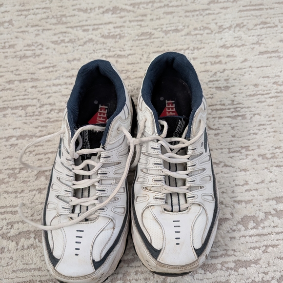 White, Black, Navy Skechers Men's Size 9.5 SN50127 EWW color WNV w Arch Support - Picture 3 of 17